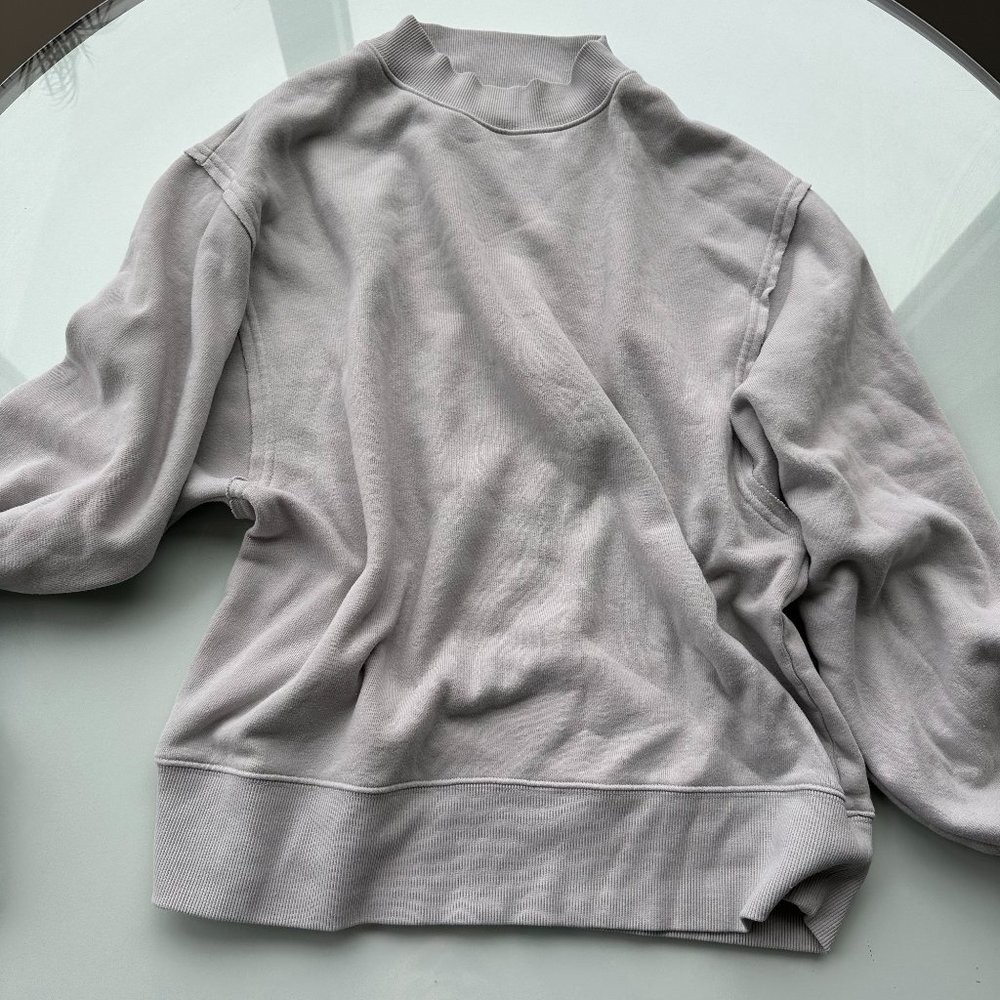ALO grey sweatshitr